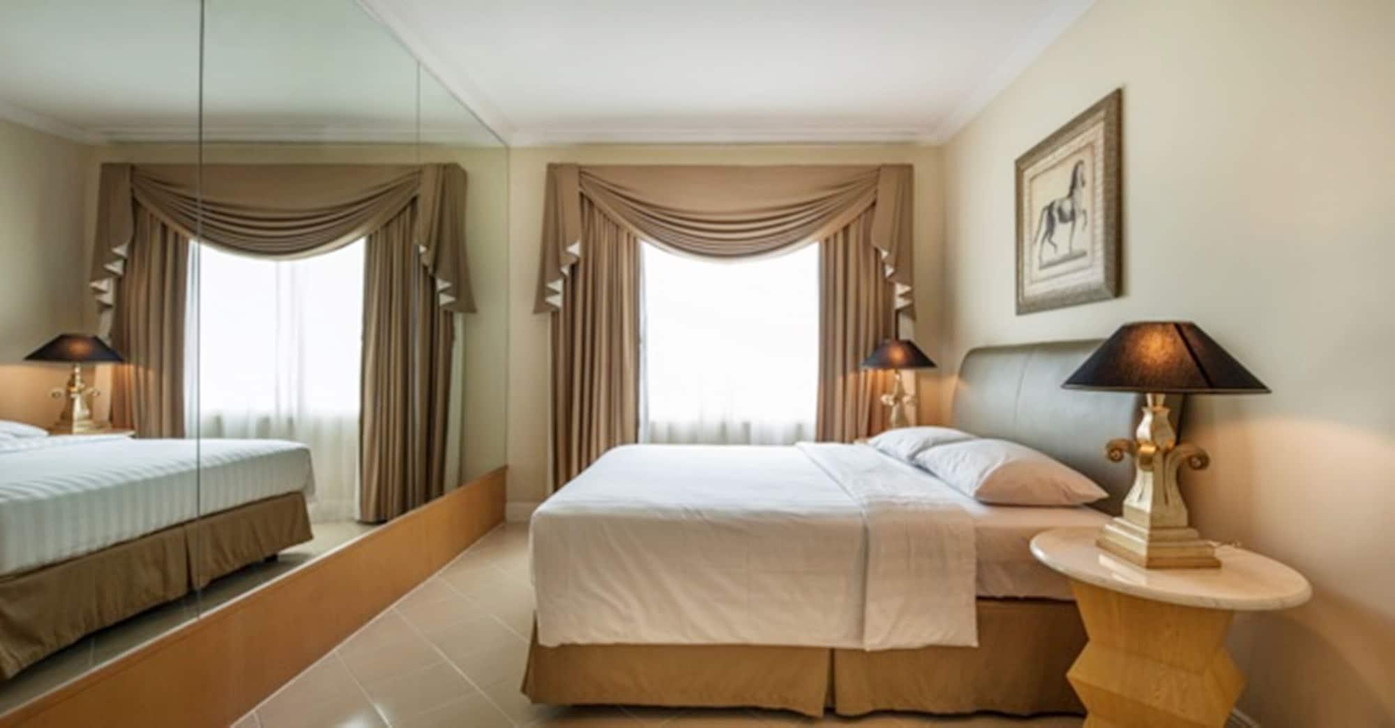 Batavia Hotel & Serviced Apartments Jakarta Exteriör bild