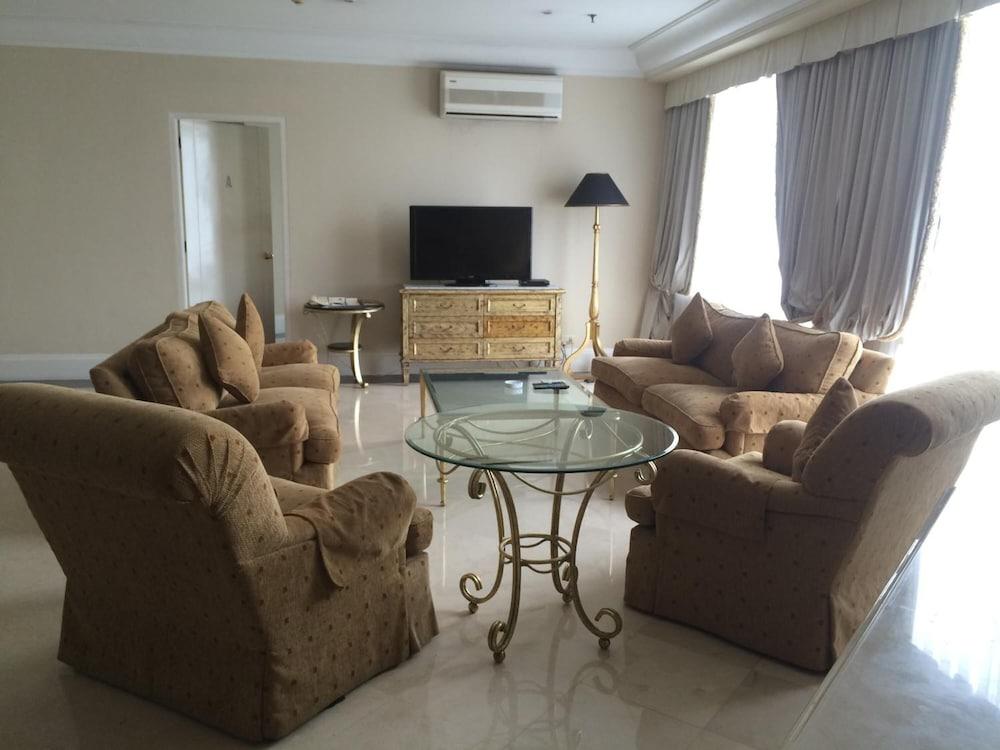 Batavia Hotel & Serviced Apartments Jakarta Exteriör bild