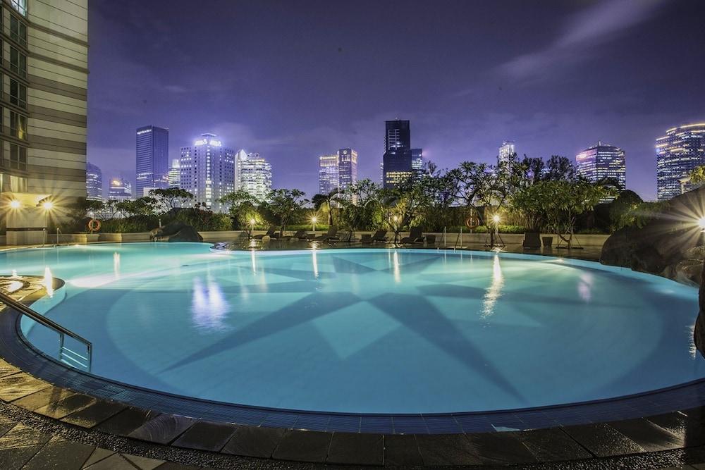 Batavia Hotel & Serviced Apartments Jakarta Exteriör bild