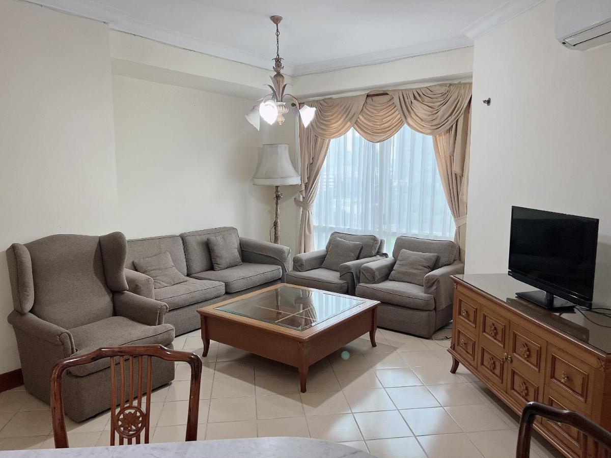 Batavia Hotel & Serviced Apartments Jakarta Exteriör bild