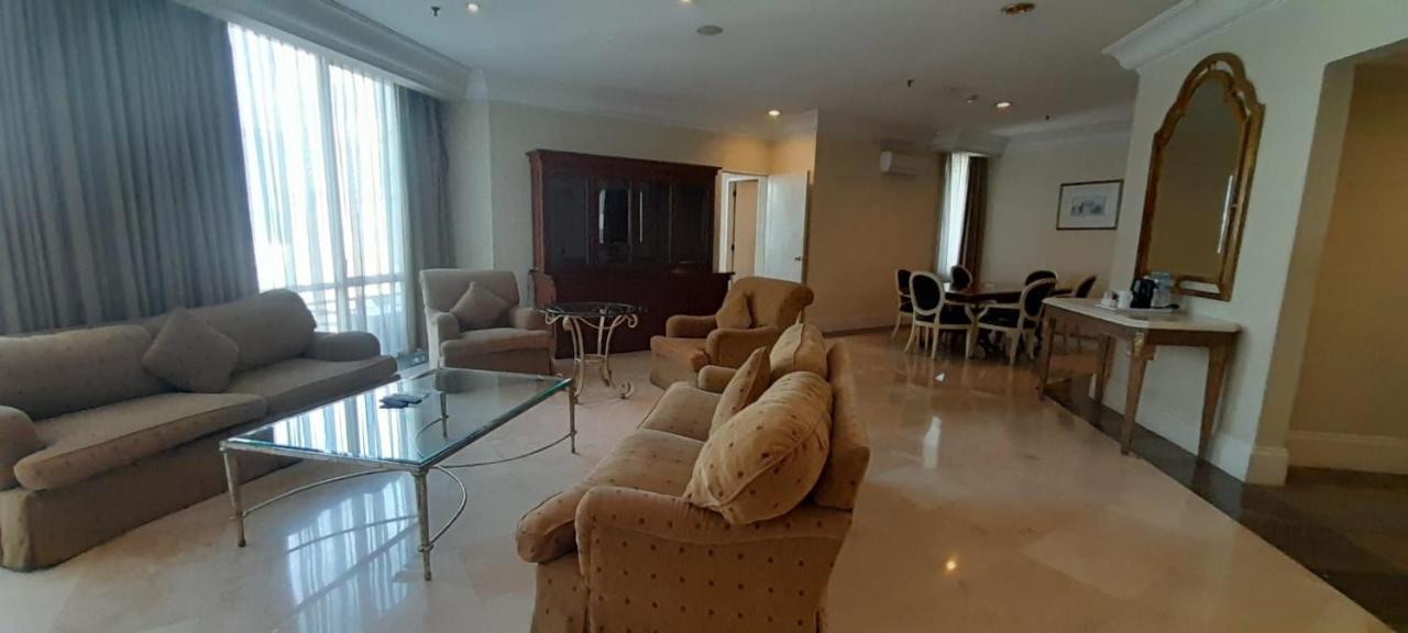 Batavia Hotel & Serviced Apartments Jakarta Exteriör bild