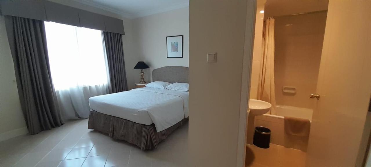 Batavia Hotel & Serviced Apartments Jakarta Exteriör bild
