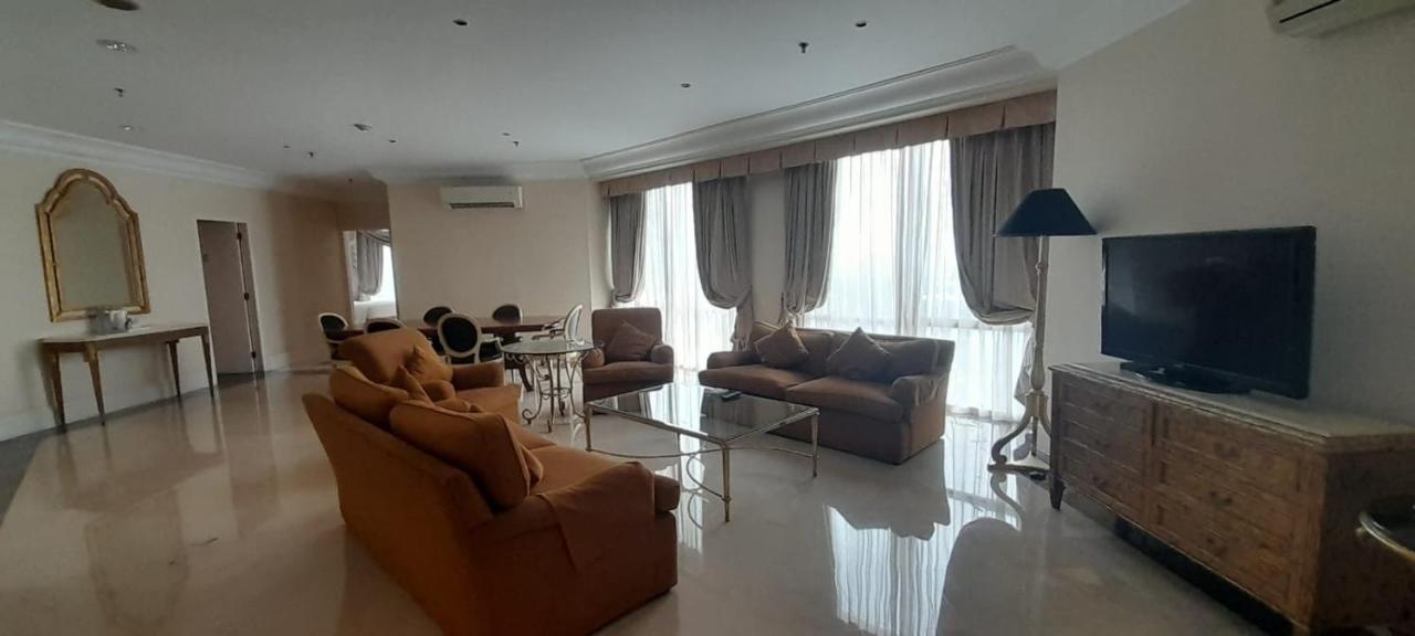 Batavia Hotel & Serviced Apartments Jakarta Exteriör bild