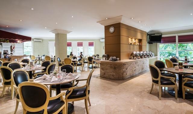 Batavia Hotel & Serviced Apartments Jakarta Exteriör bild